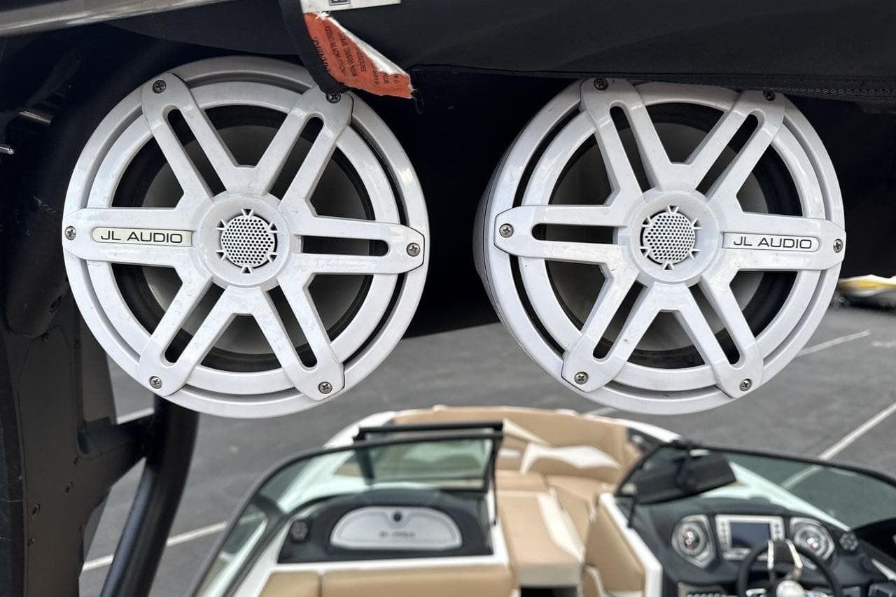 JL Audio speakers on a 2018 Supra SA 550 boat, showcasing premium sound system.