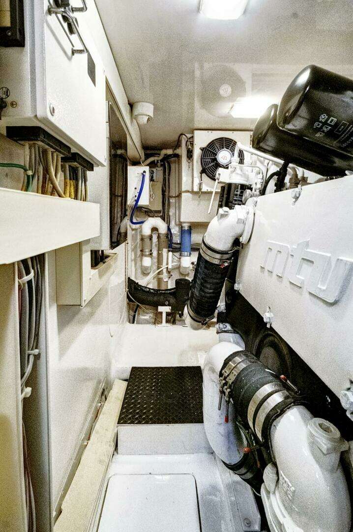 2008 Viking 74 Enclosed Bridge - Image 78