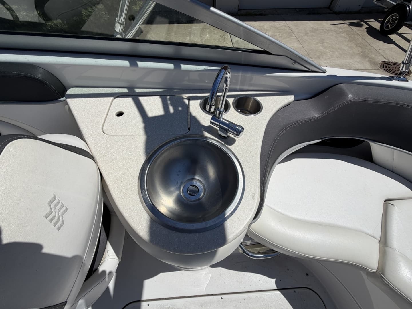 2011 Four Winns H240 - Image 16