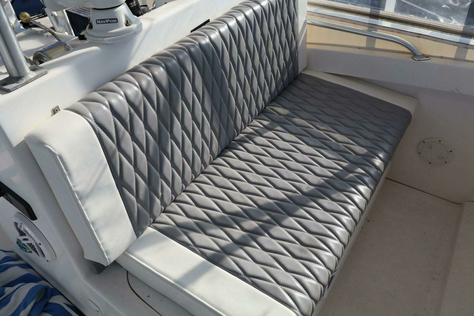 2002 Luhrs 34 Convertible - Image 11