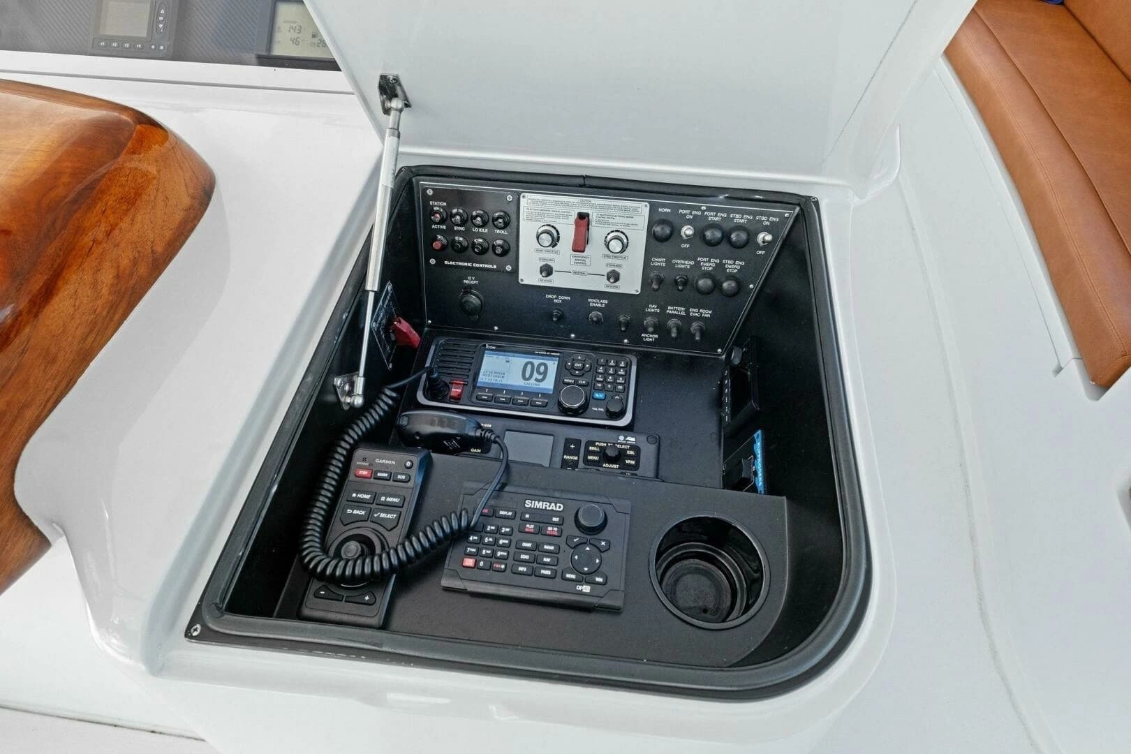 2012 Viking 82 Convertible - Image 83
