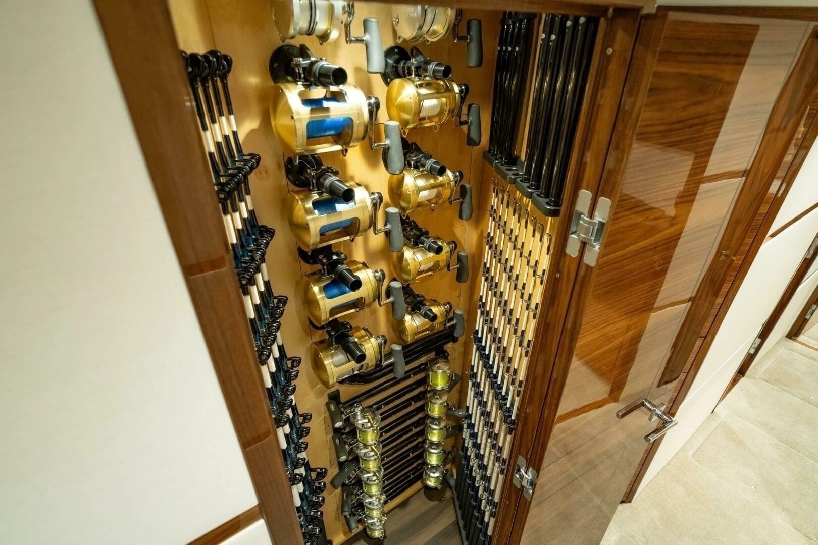 2027 Viking 82 Convertible - Image 25