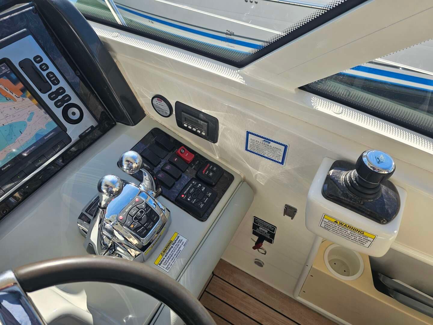 2012 Sea Ray 50 SUNDANCER - Image 22