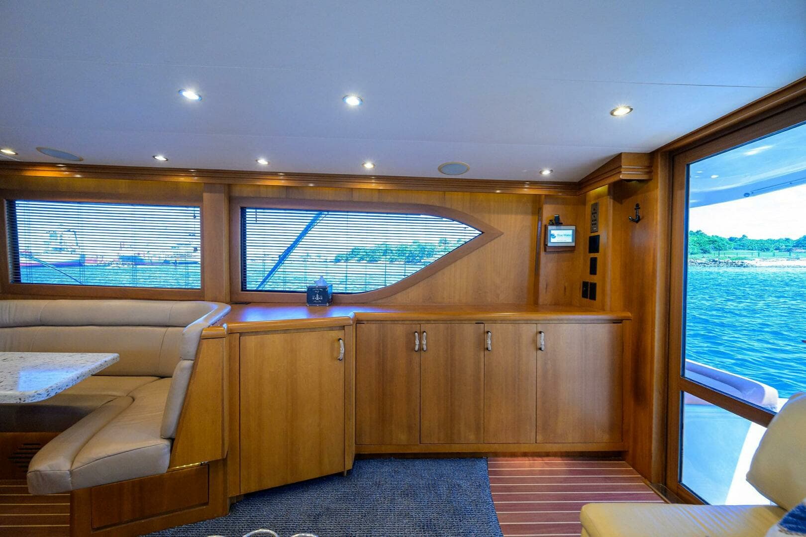 2001 Hatteras Convertible - Image 7