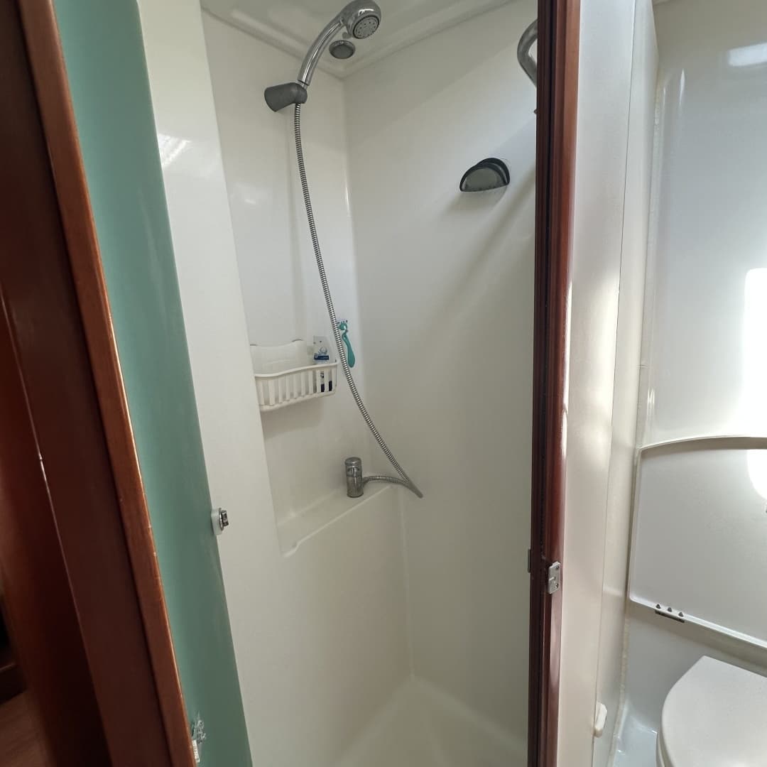 2006 Beneteau 523 - Image 17