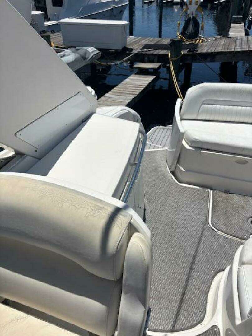 2007 Monterey 350 Sport Yacht - Image 21