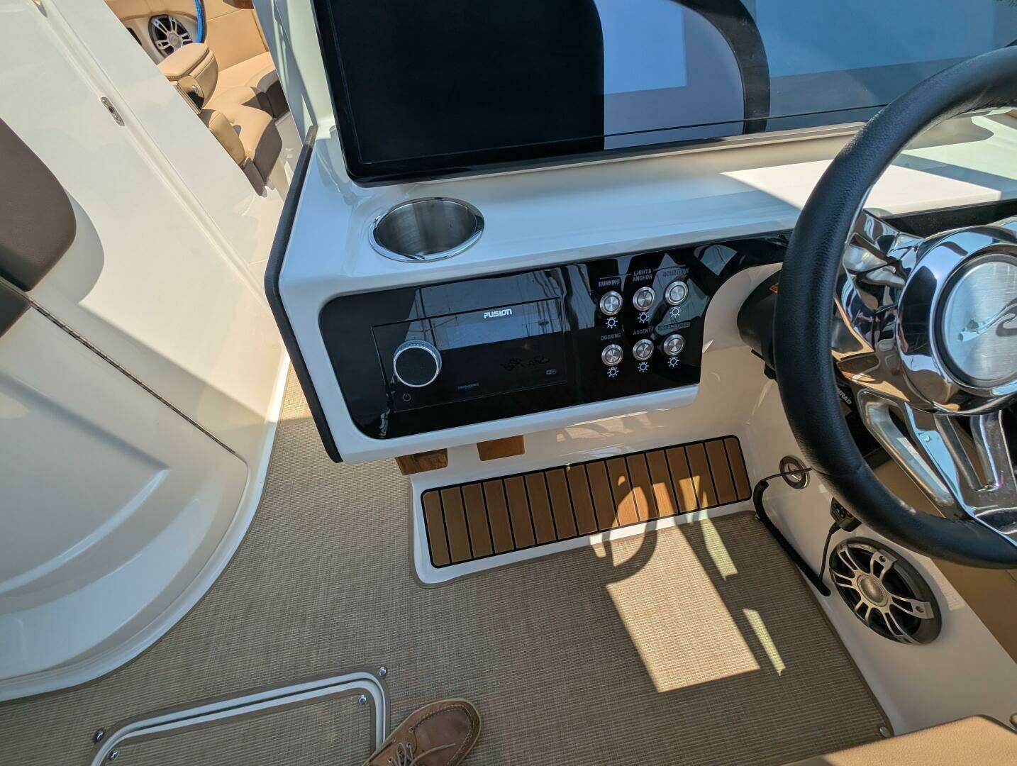 2023 Sea Ray 280 SLX - Image 14