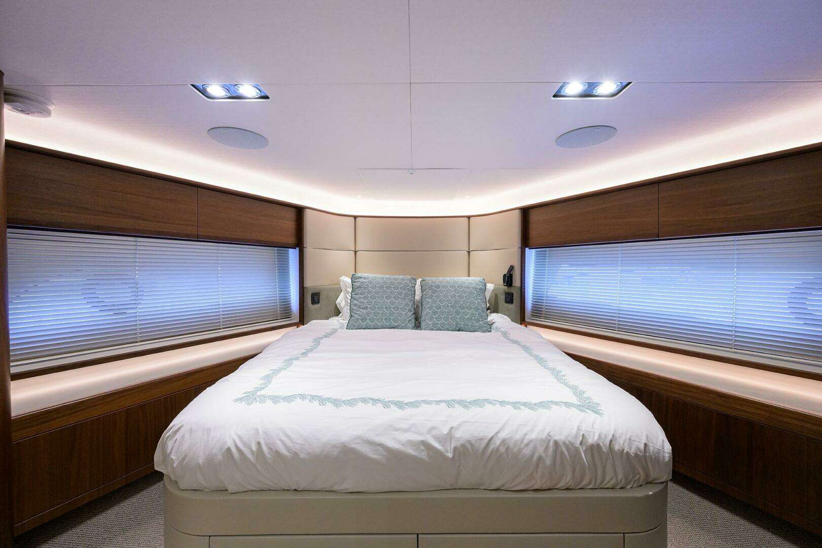 2021 Princess Y78 - Image 40