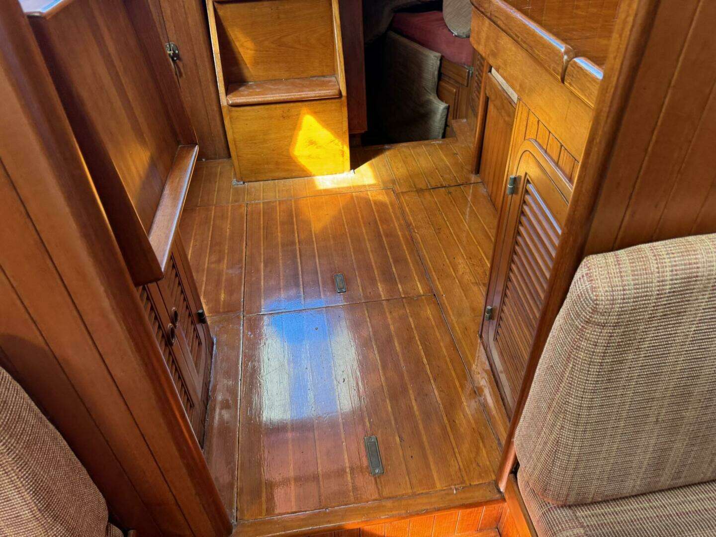 1987 Tayana 42 Vancover Aft Cabin - Image 97