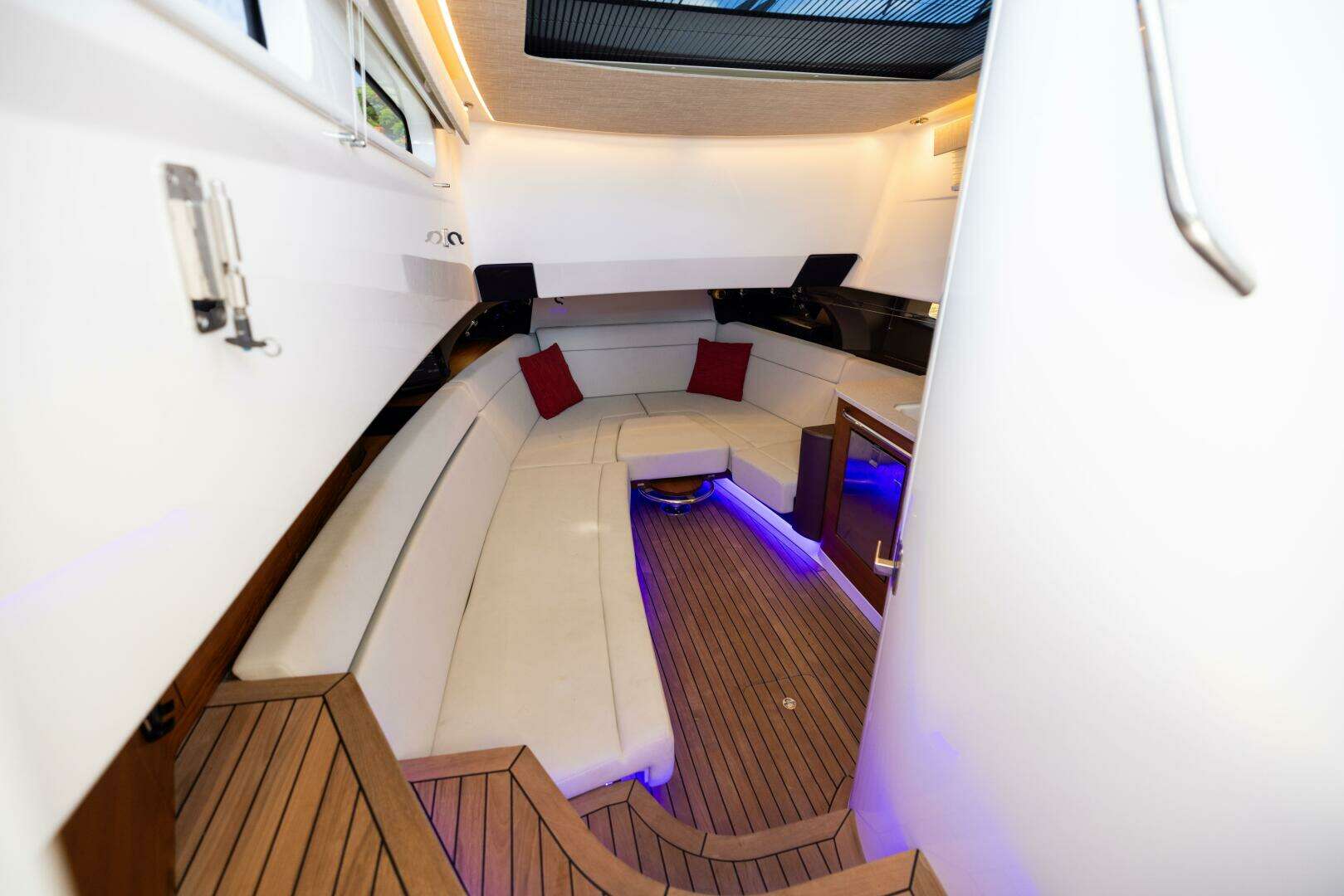 2021 Boston Whaler 420 Outrage - Image 76