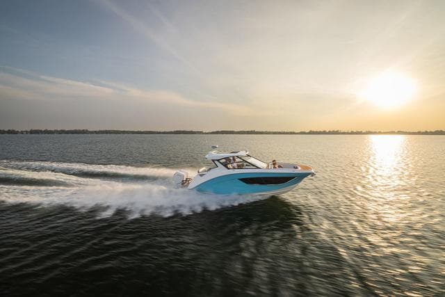 2025 Hurricane Sundeck 3200 OB - Yacht Certified - 53