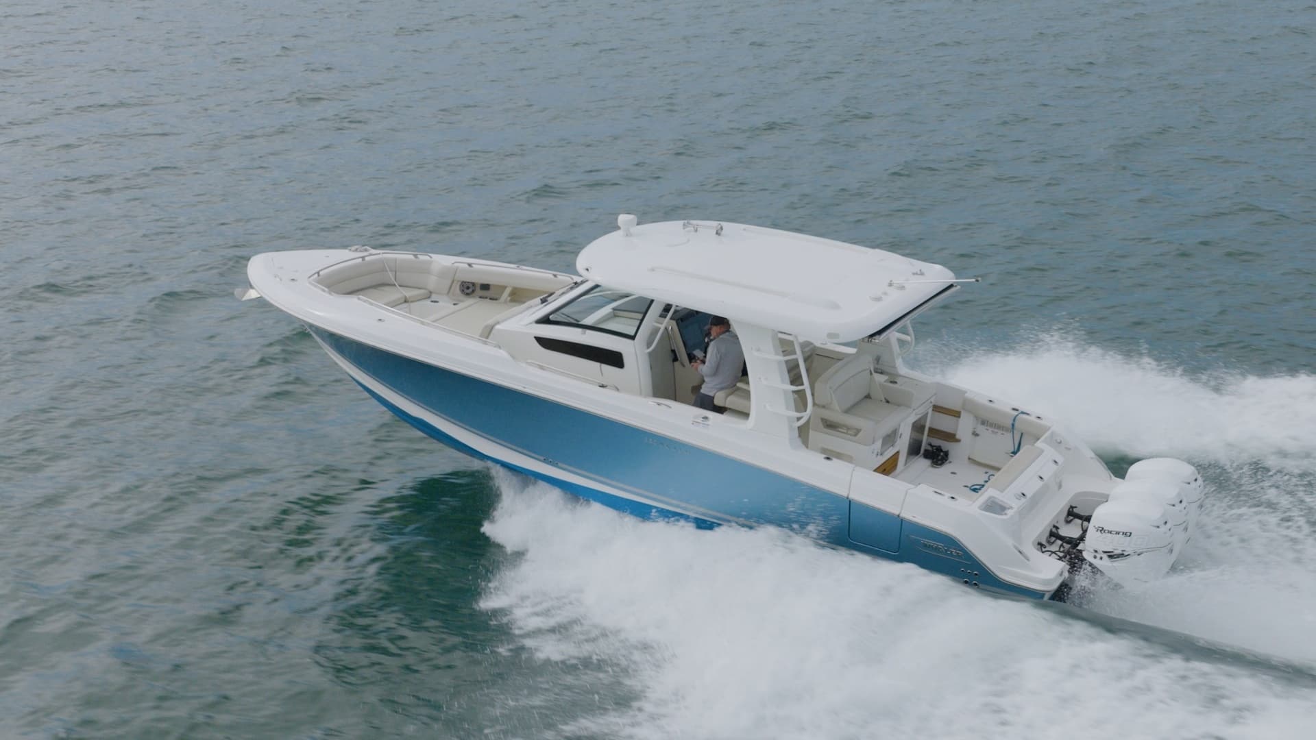 2019 Boston Whaler 350 Realm - Image 10