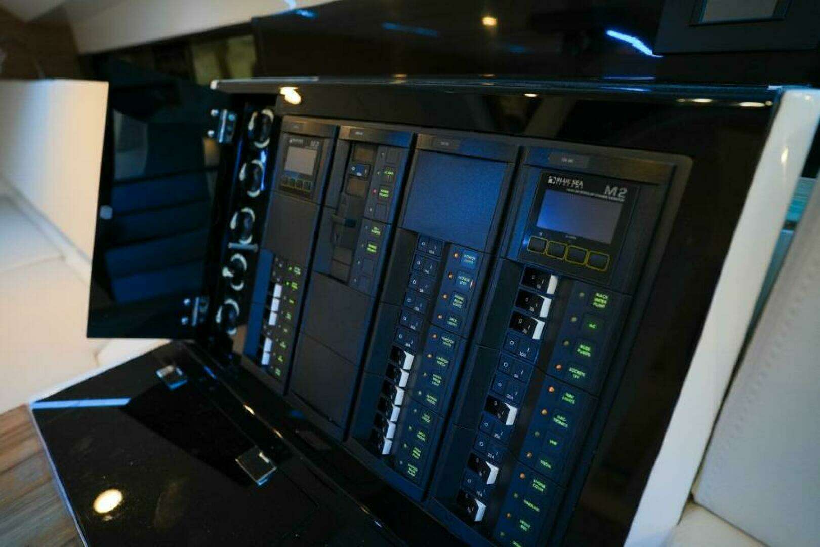 2026 De Antonio Yachts D36 - Image 23