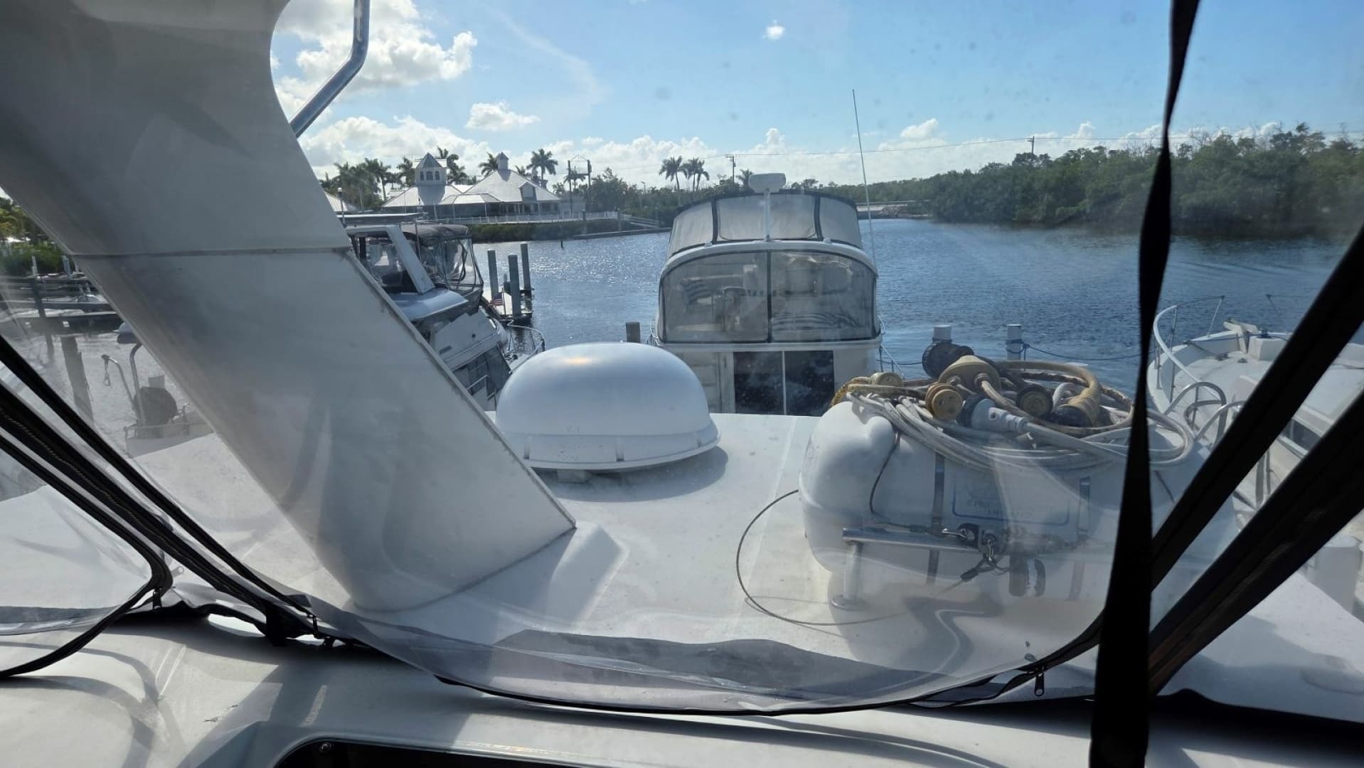 2001 Silverton 453 Motor Yacht - Image 27