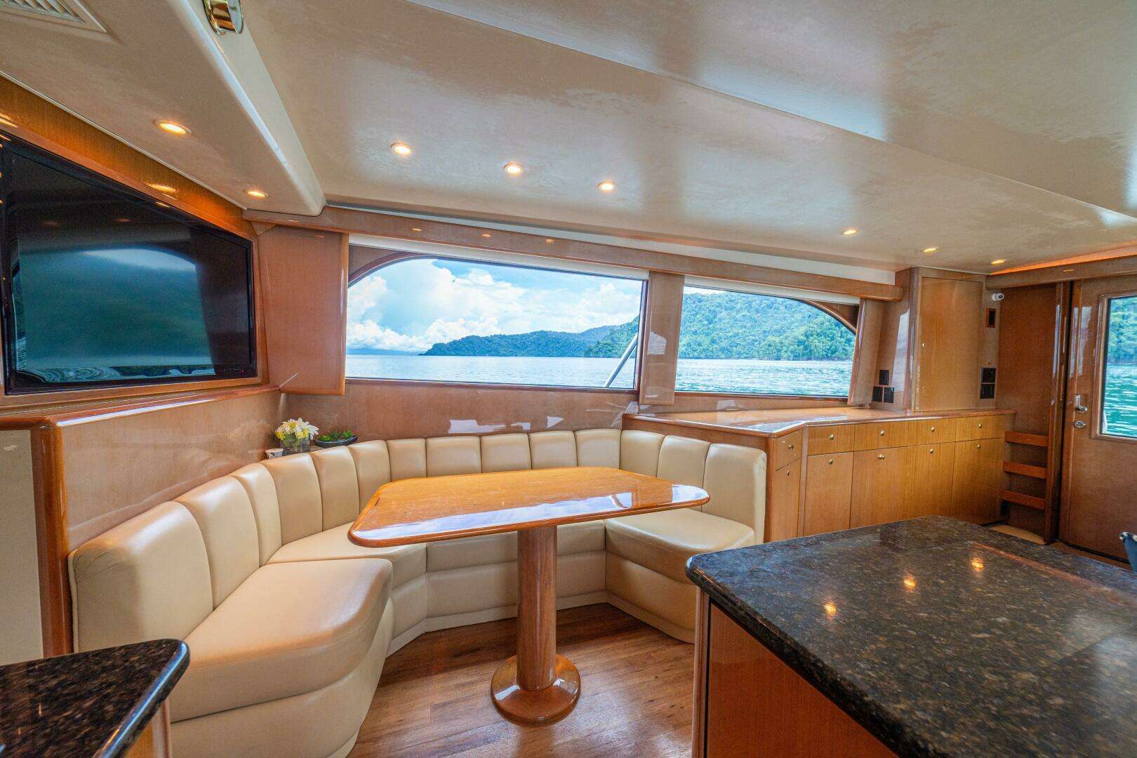 2004 Viking 61 Convertible - Image 27