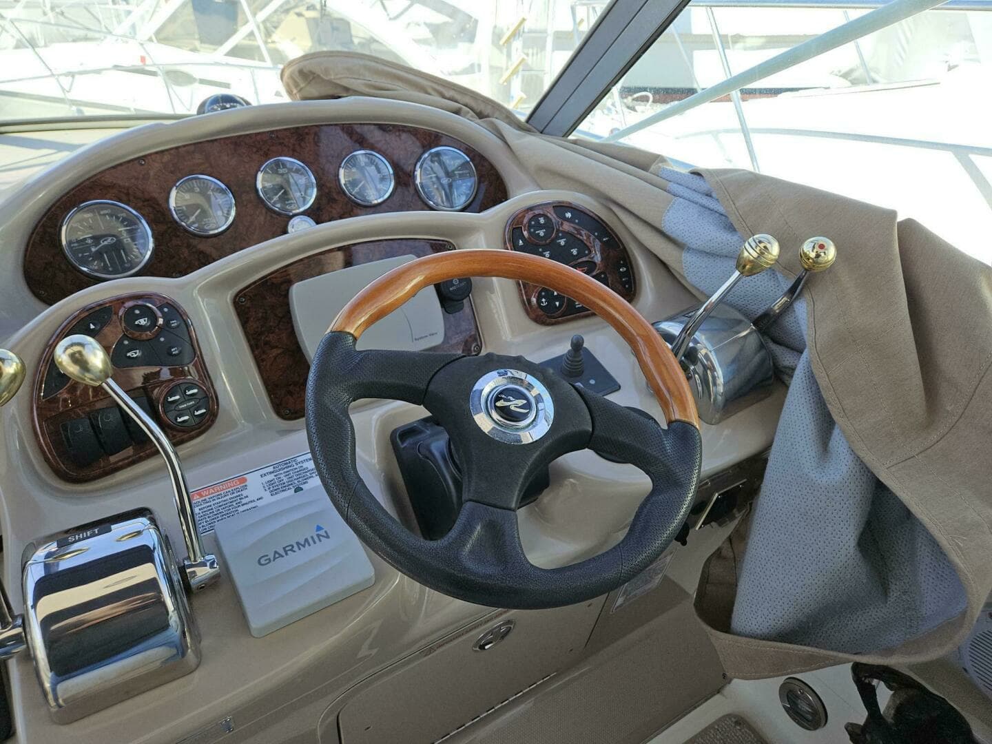 2004 Sea Ray 320 - Image 2