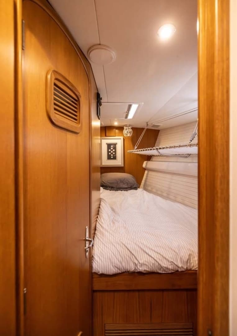 1999 Admiral Marine Center Cockpit - Image 40