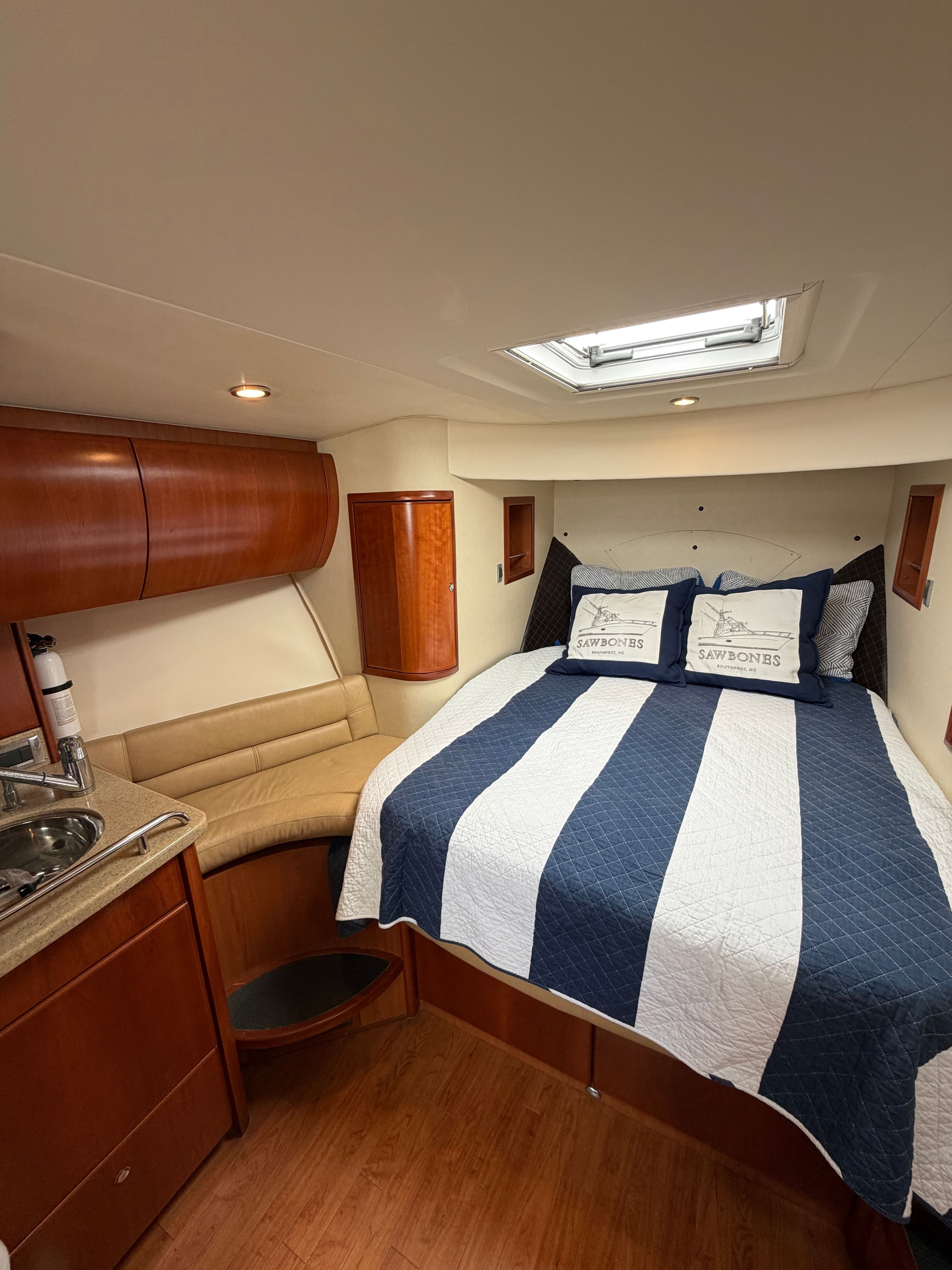 2011 Luhrs 37 IPS Canyon Series - 20