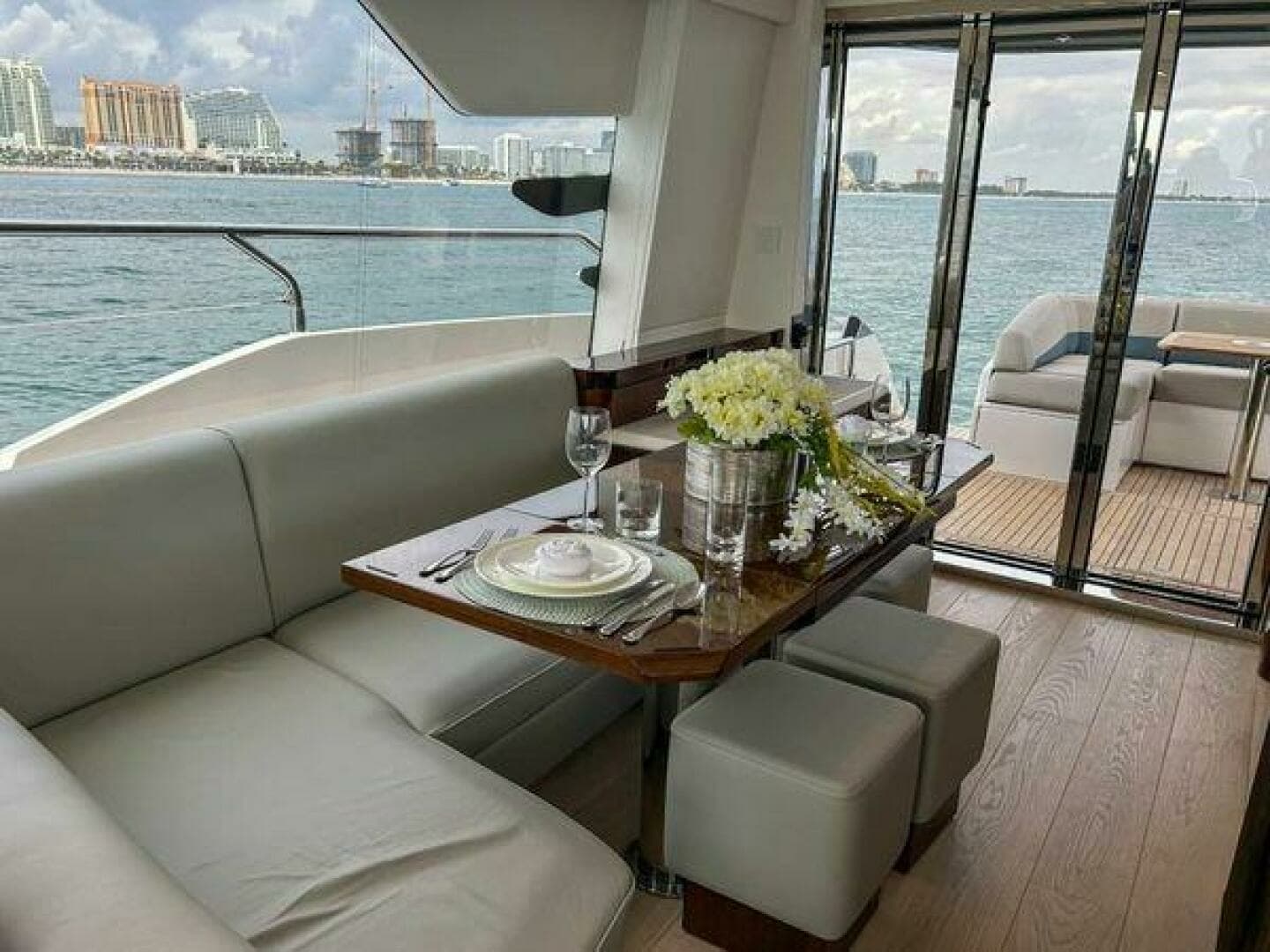 2024 Fairline 68 Squadron - Image 9