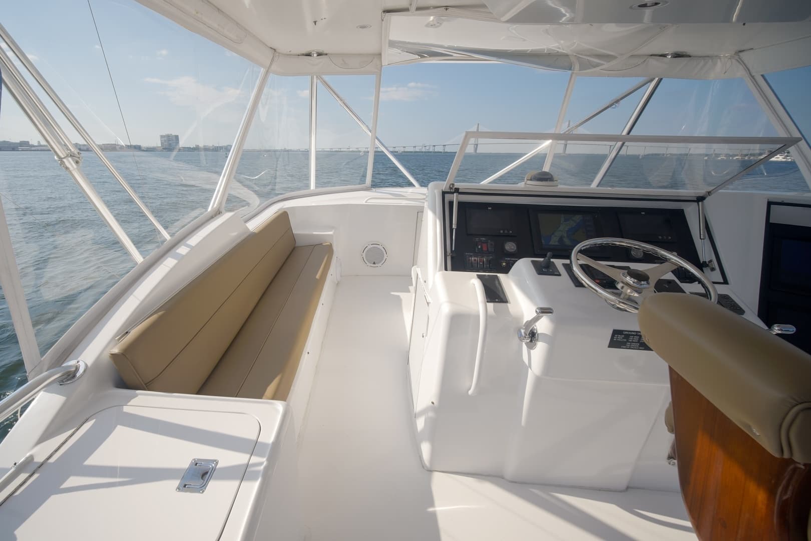 2002 Hatteras 60 Convertible - Image 28