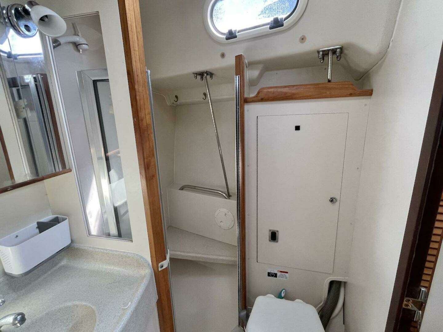 2003 Catalina 350 - Image 39