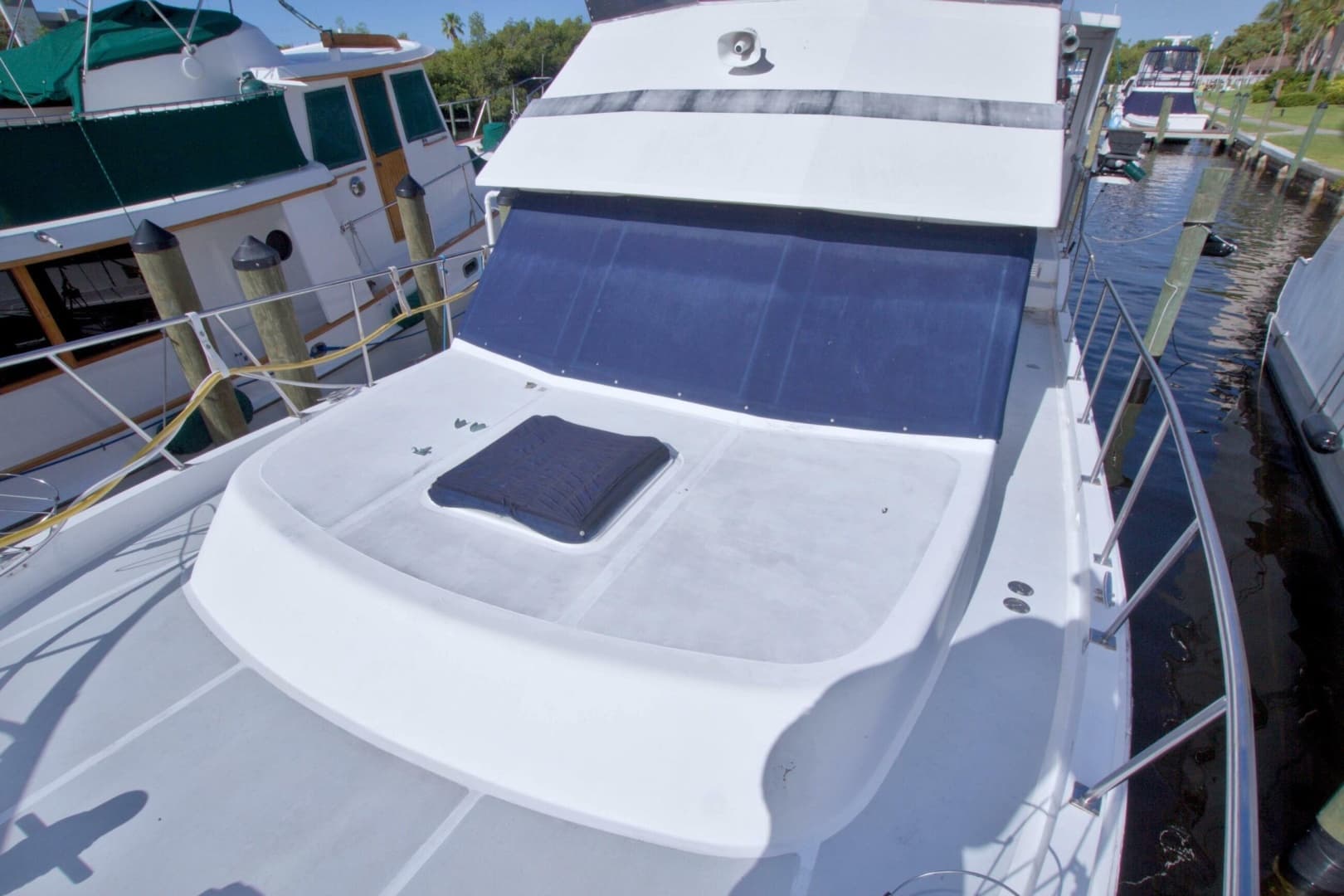 1984 Present Yachts 42 Sundeck - Image 9