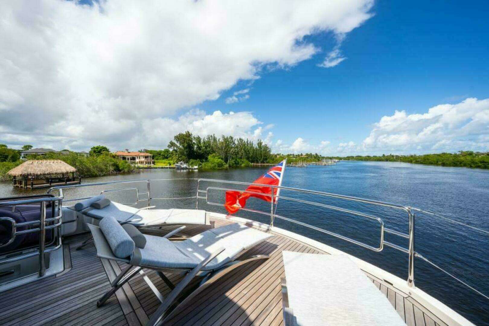 2015 Monte Carlo Yachts MCY86 - Image 39