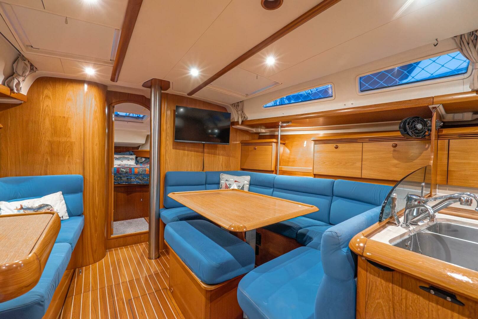 2001 Jeanneau 43 Sun Odessey - Image 36
