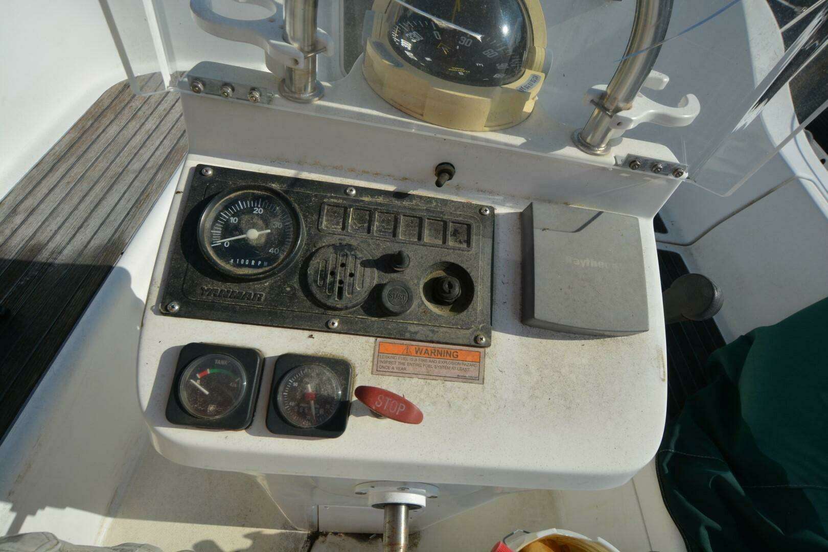 2000 Beneteau Oceanis 311 - Image 15