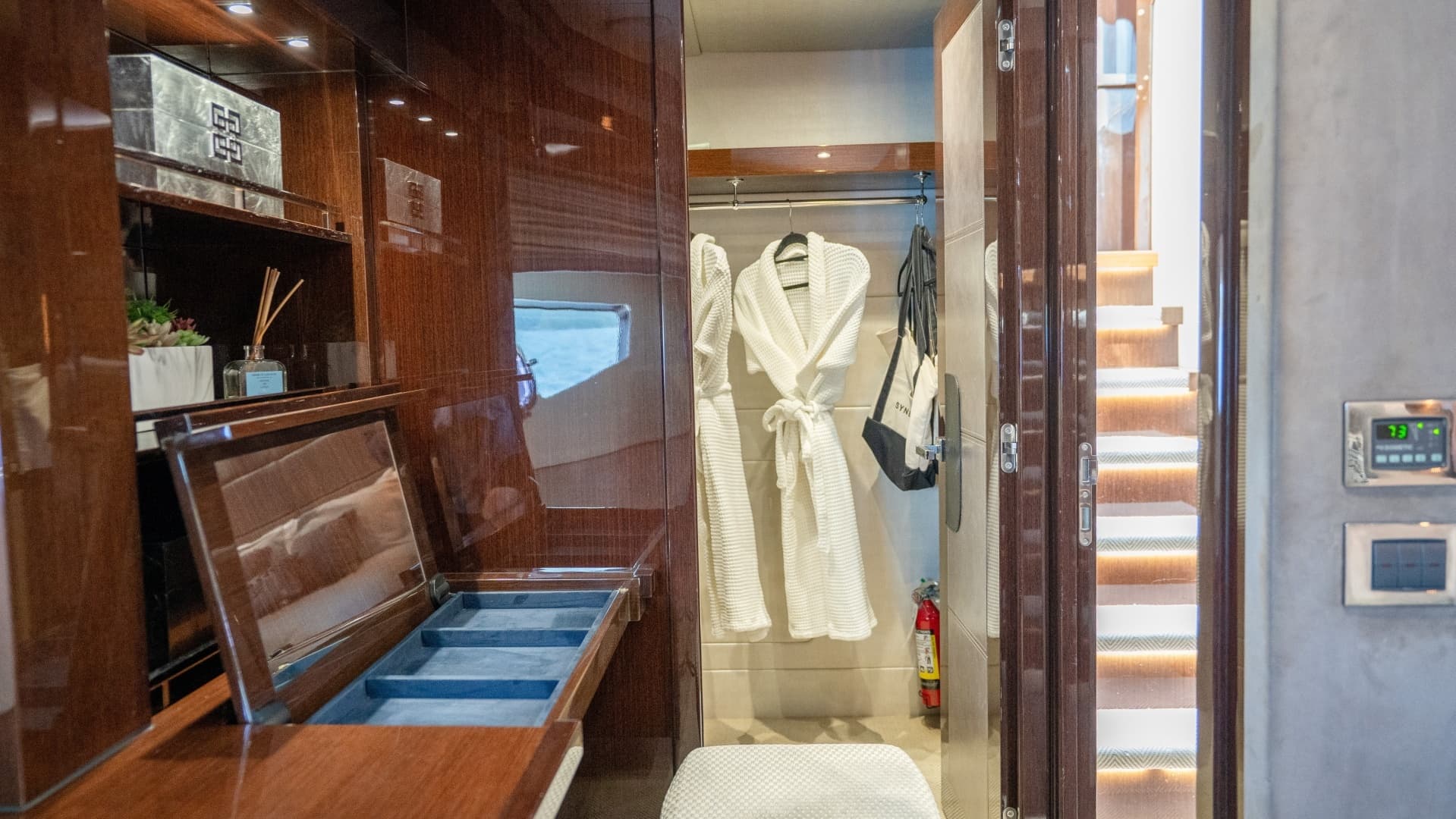 2017 Sunseeker 86 Yacht - Image 67