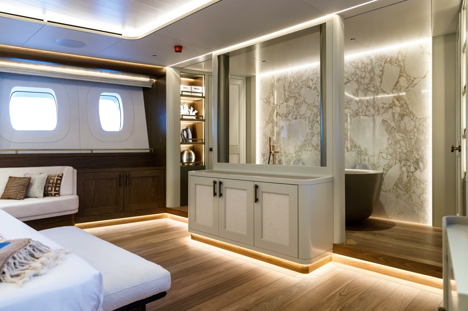 2026 Ares Yachts — - Image 45