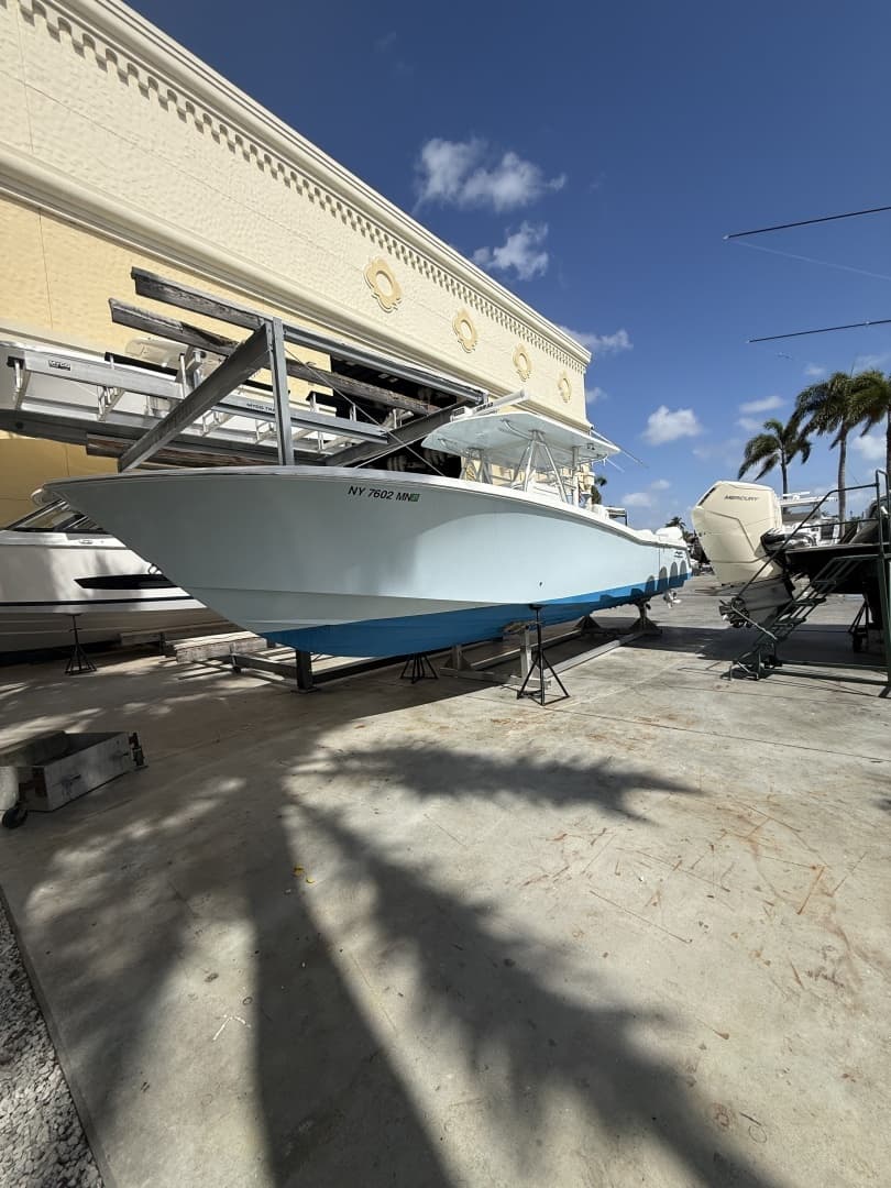 2018 Invincible 36 Center Console - Image 12