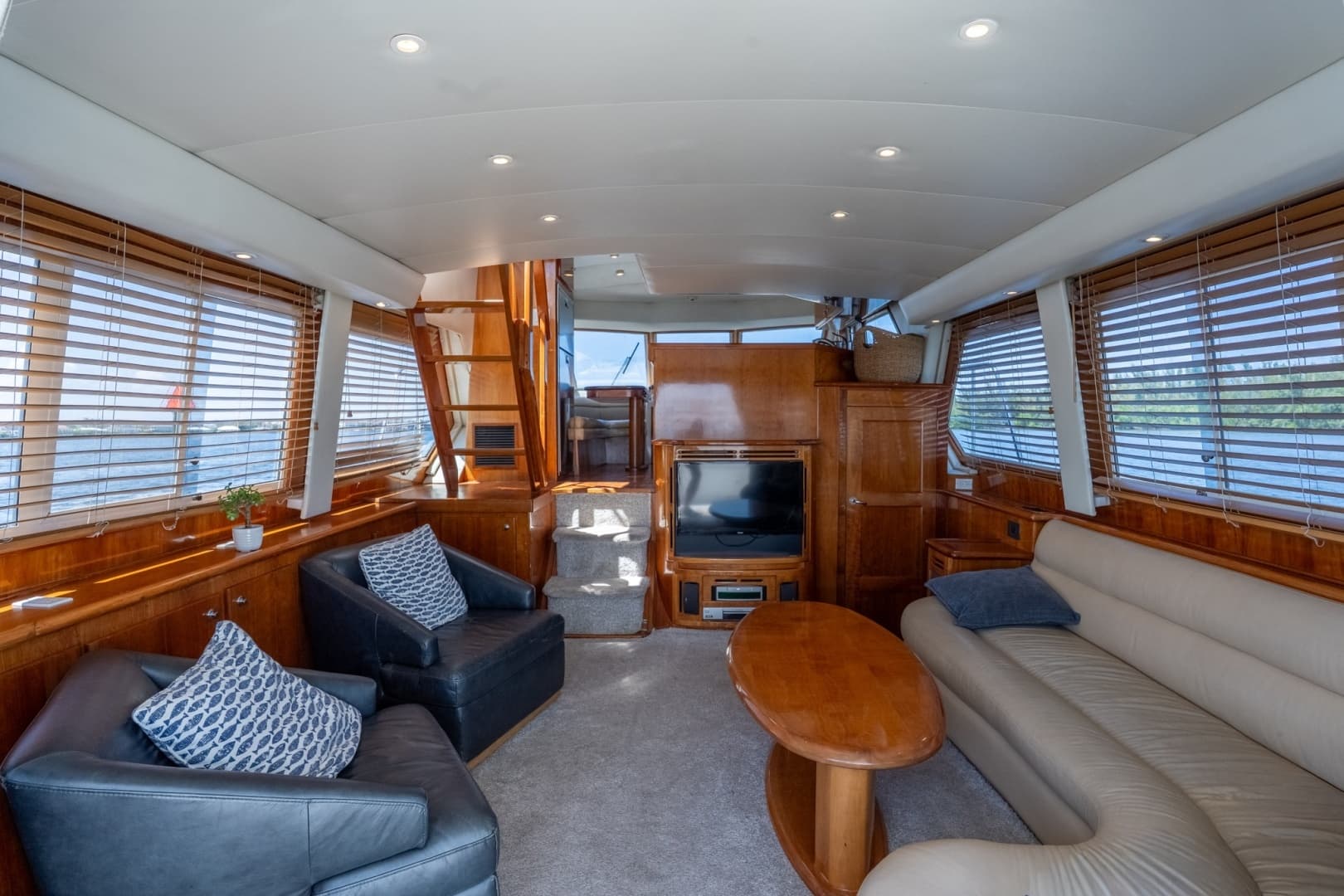 2003 Navigator 5700 - Image 33