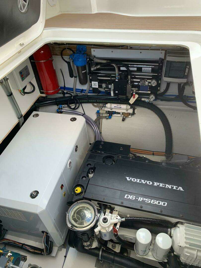 2024 Fountaine Pajot MY5 - Image 12