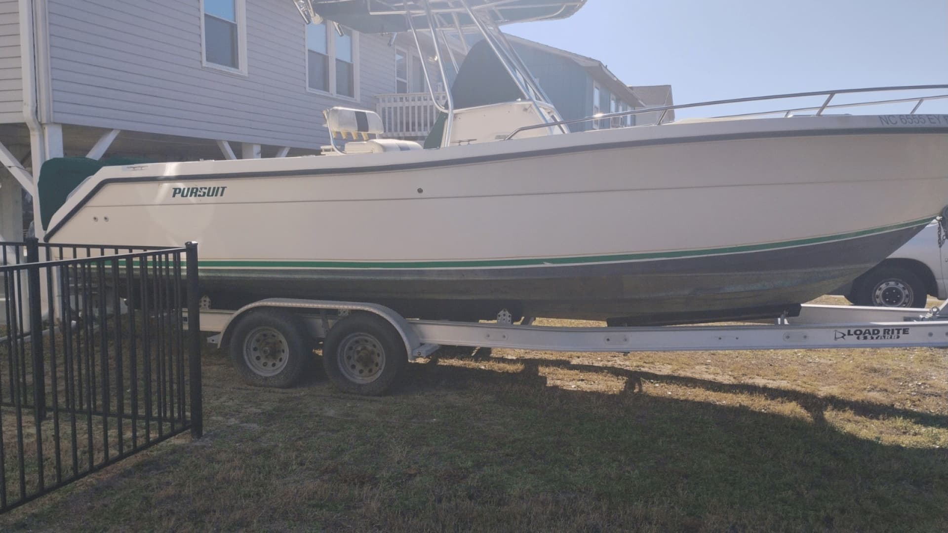 2001 Pursuit 2670 Cuddy Console - Image 4