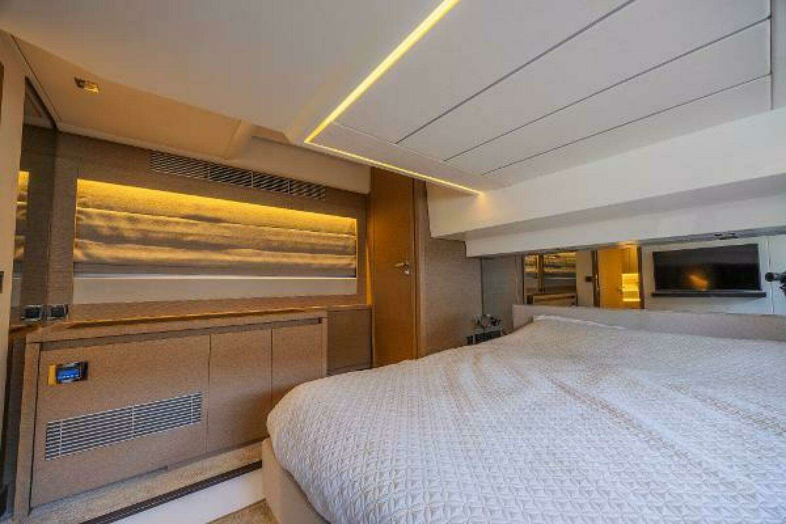 2018 Prestige 520 - Image 32
