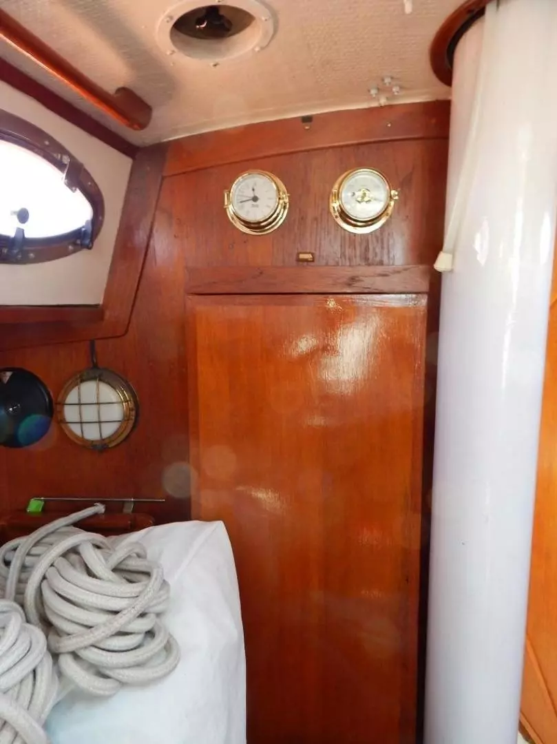 1976 Heritage Yacht Intrepid 35 - Image 18