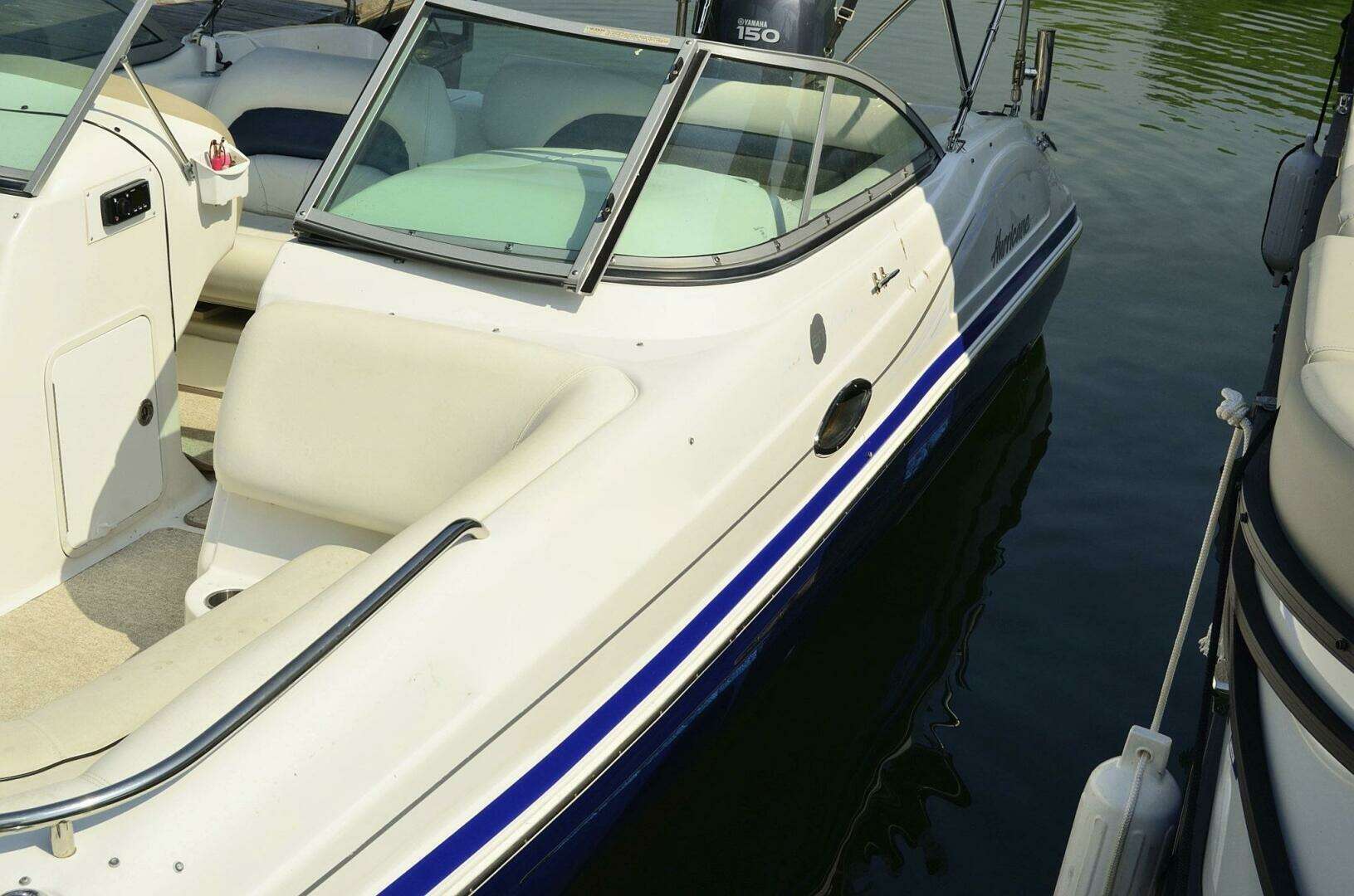 2011 Hurricane SunDeck 217 OB - Image 5