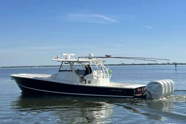 2021 Regulator 41 Center Console - Image 1