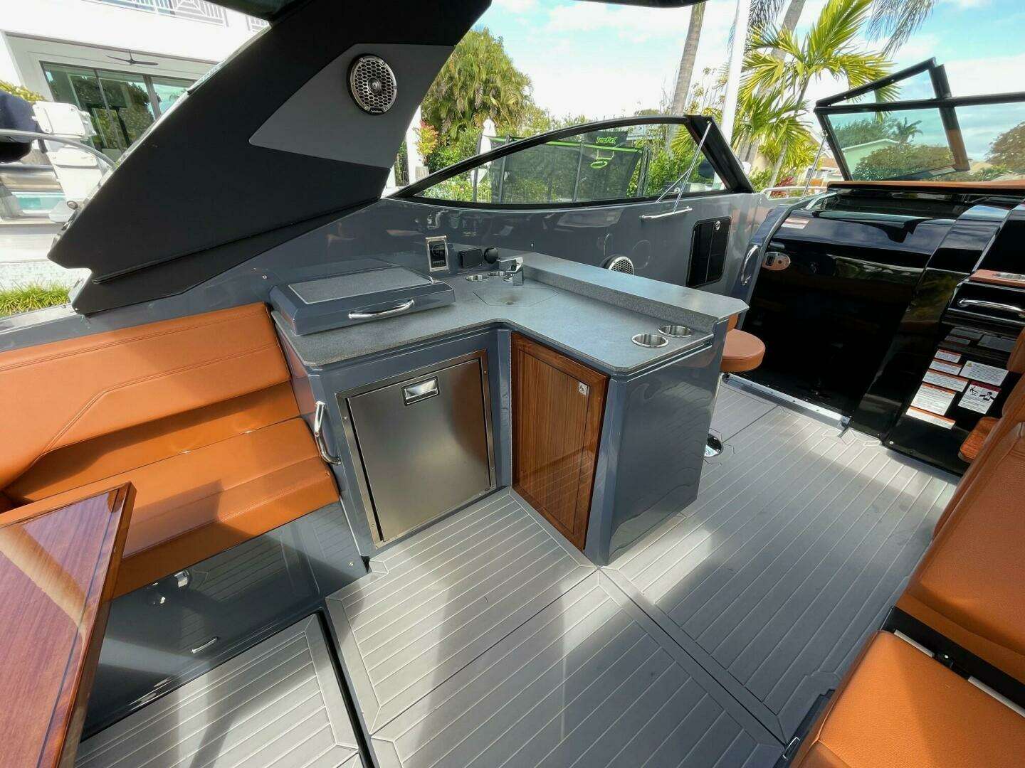 2023 Cruisers Yachts 38 GLS - Image 43