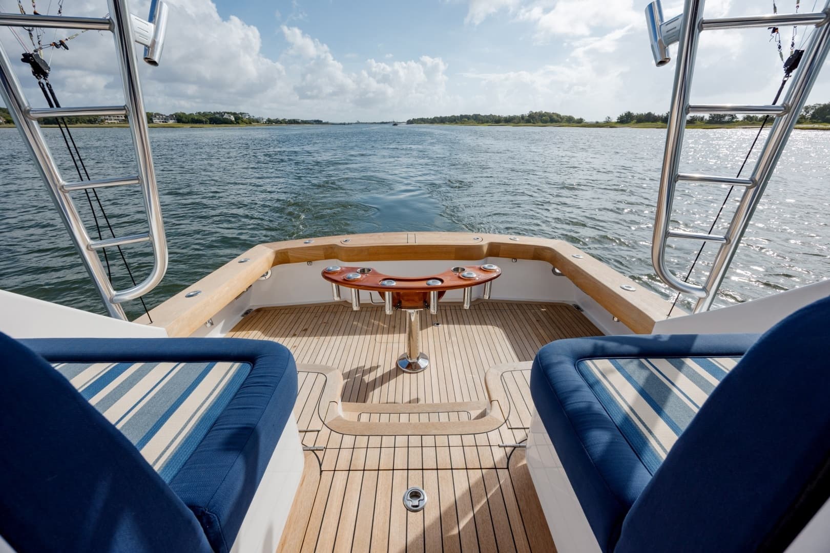 2015 Jarrett Bay Hardtop Express - Image 15