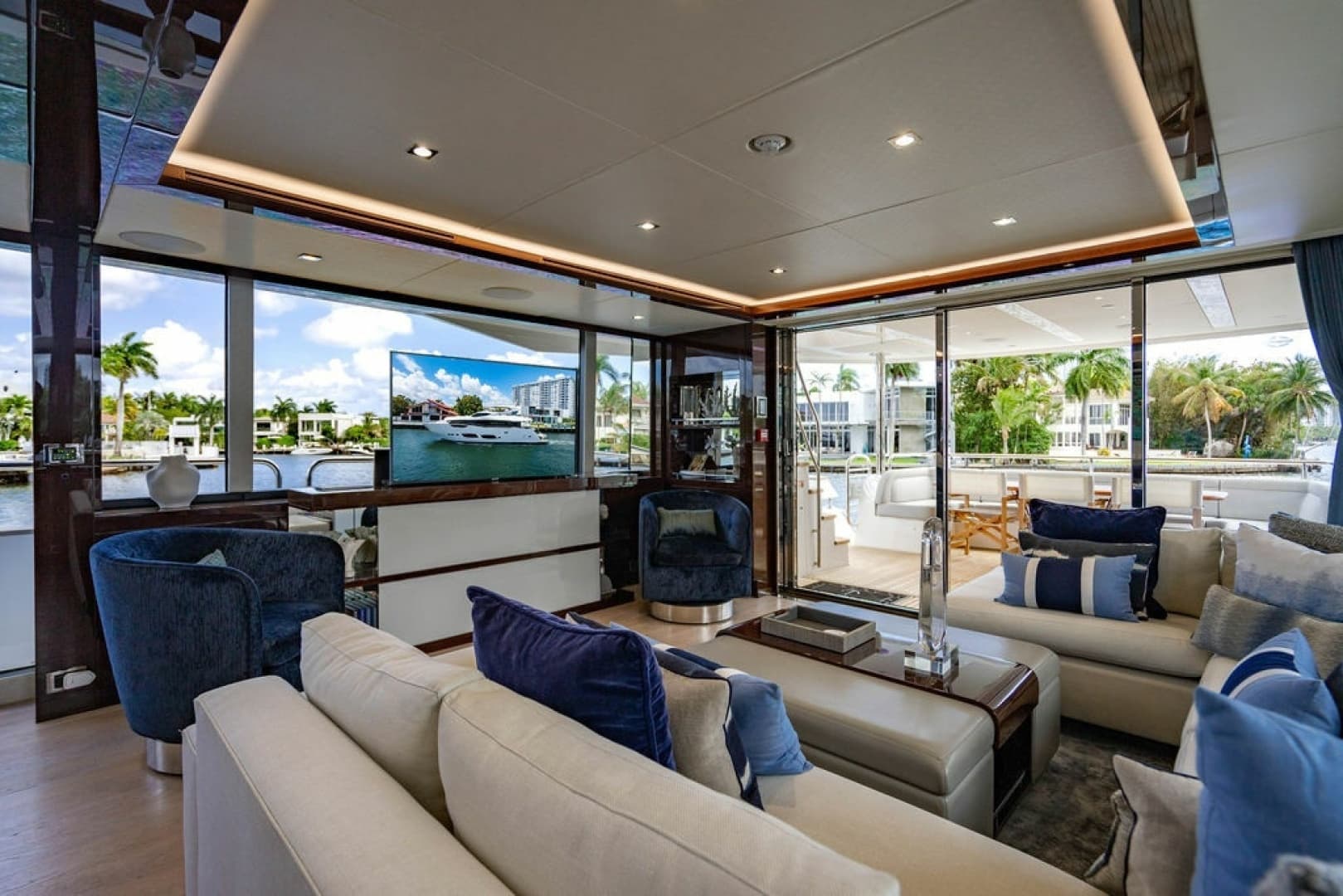 2019 Sunseeker 95 Motor Yacht - Image 50