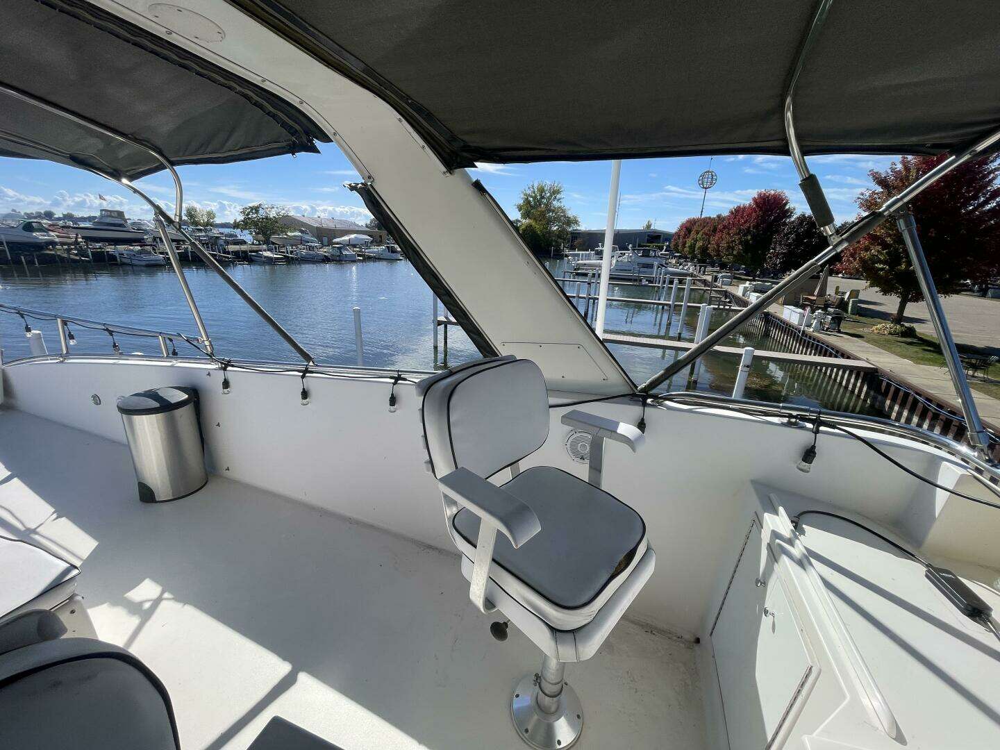 1993 Viking 50 Motor Yacht - Image 34
