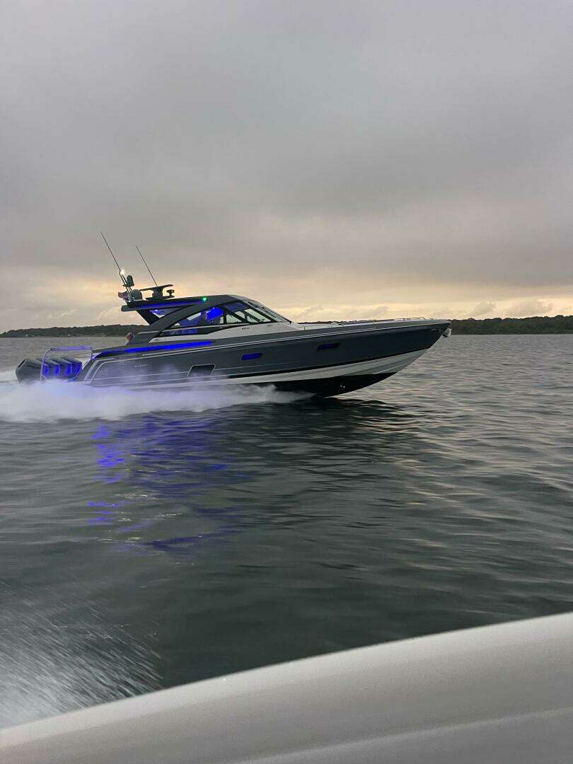 2024 Formula 430 Super Sport Crossover - Image 3
