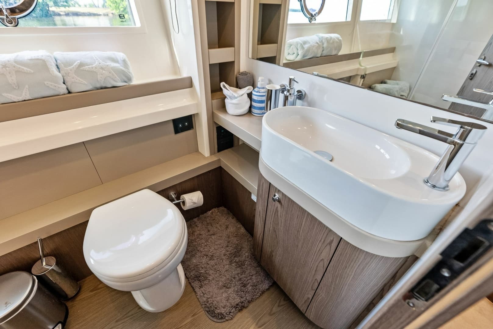 2018 Ferretti Yachts 800 - Image 64