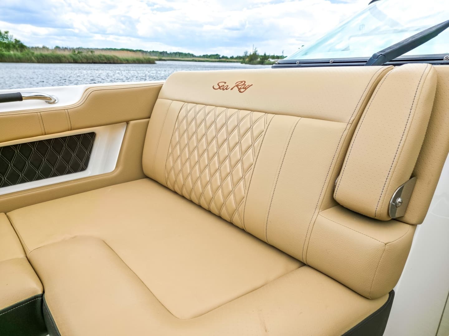 2023 Sea Ray SLX 310 OB - Image 32