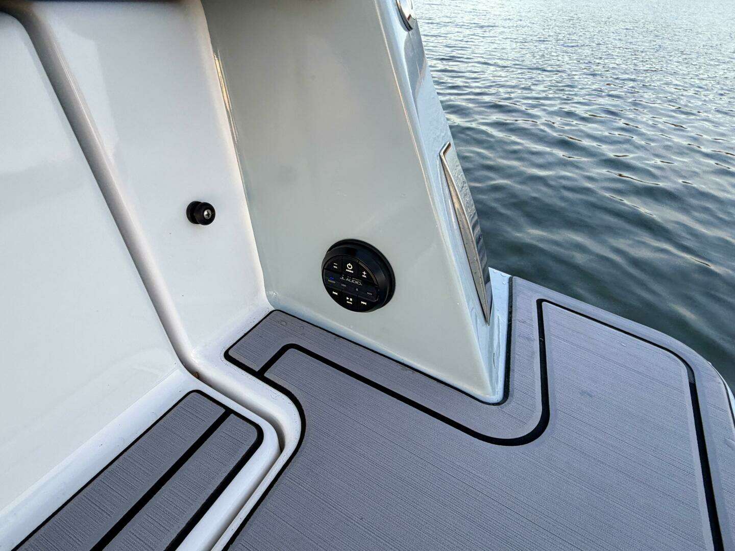 2023 Correct Craft Ingenity 23EL2 Electric Boat - Image 108