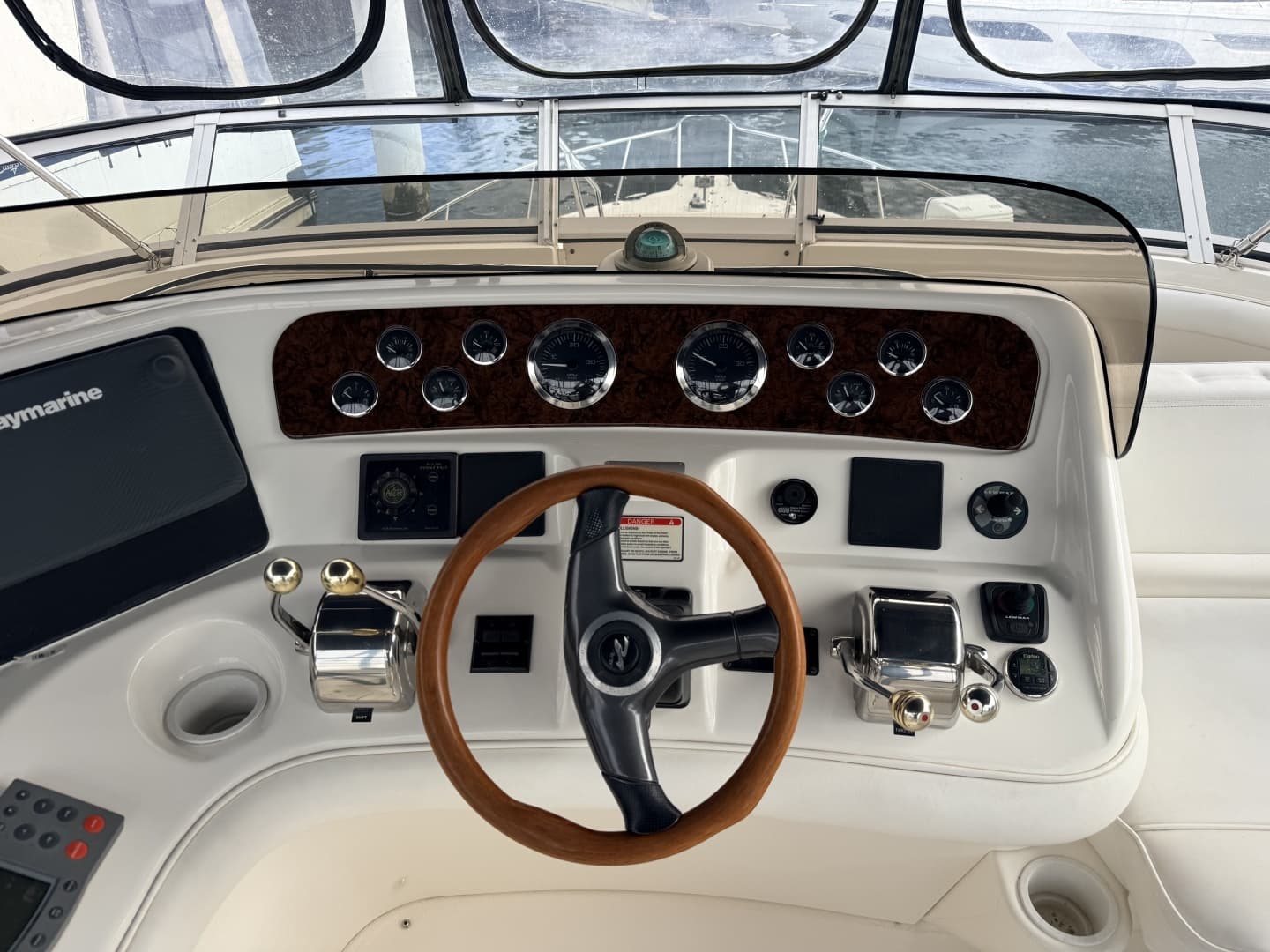 2003 Sea Ray 450 Express Bridge - Image 9