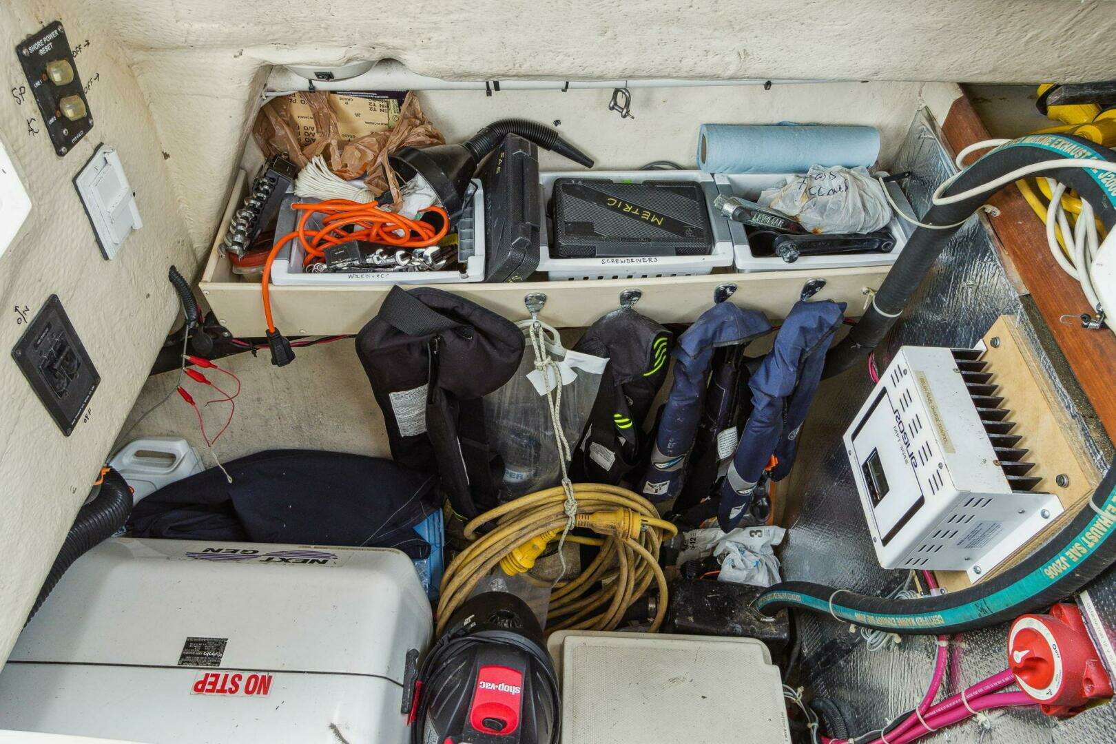 2003 Hunter 356 - Image 49