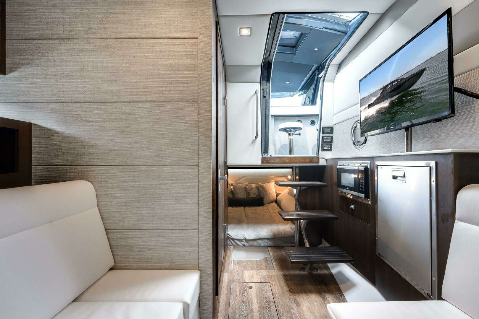 2023 Cruisers Yachts 42 GLS OB - Image 16